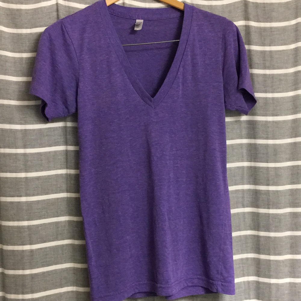 American Apparel XS v neck T